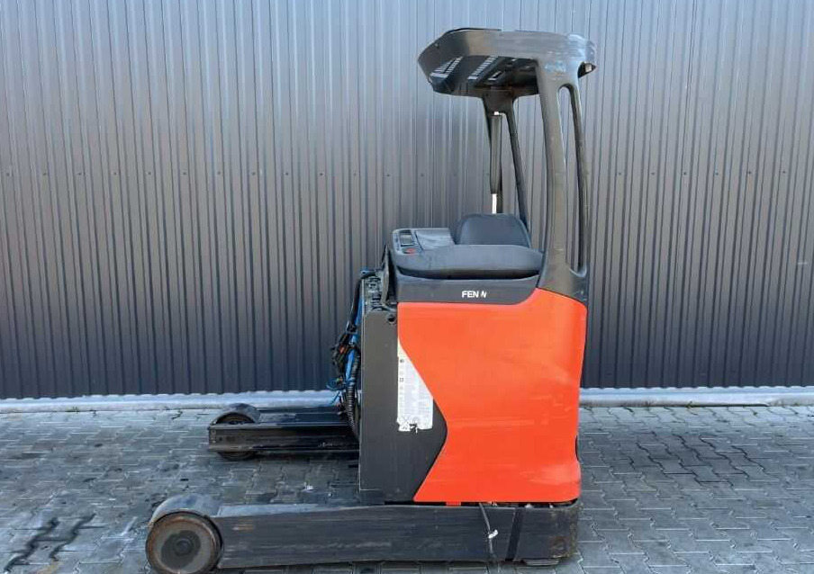 Linde R16 - Työntömastotrukki: kuva Linde R16 - Työntömastotrukki Linde R16 - Työntömastotrukki: kuva Linde R16 - Työntömastotrukki