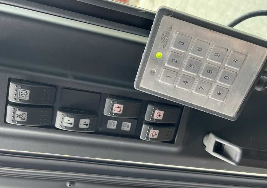 Työntömastotrukki Linde R16G: kuva Työntömastotrukki Linde R16G Työntömastotrukki Linde R16G: kuva Työntömastotrukki Linde R16G