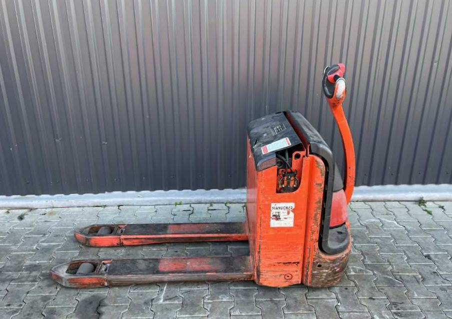 Linde T16 - Haarukkavaunu: kuva Linde T16 - Haarukkavaunu Linde T16 - Haarukkavaunu: kuva Linde T16 - Haarukkavaunu