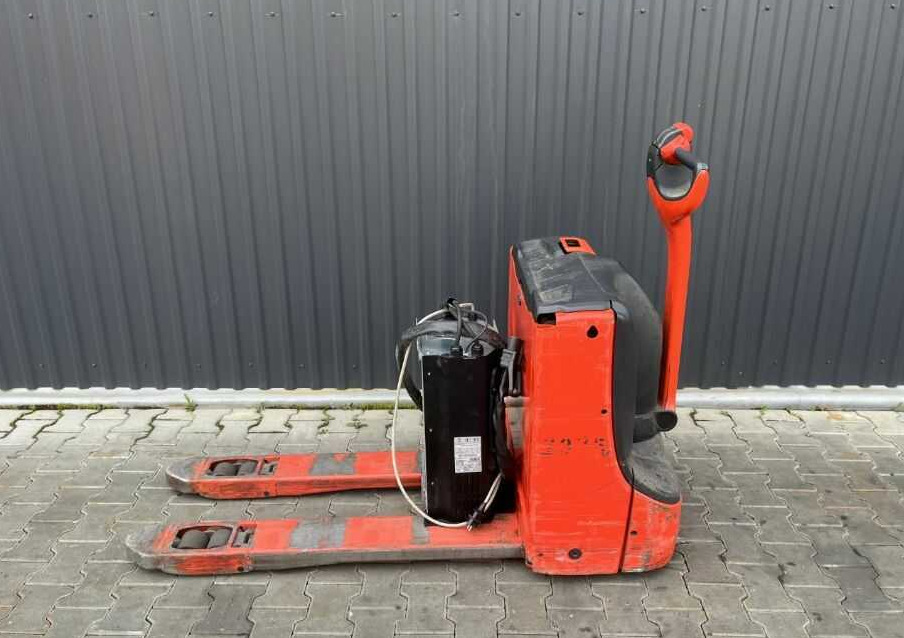 Linde T16 - Haarukkavaunu: kuva Linde T16 - Haarukkavaunu Linde T16 - Haarukkavaunu: kuva Linde T16 - Haarukkavaunu