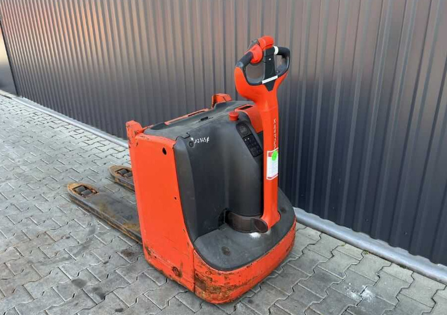 Linde T16L - Haarukkavaunu: kuva Linde T16L - Haarukkavaunu Linde T16L - Haarukkavaunu: kuva Linde T16L - Haarukkavaunu