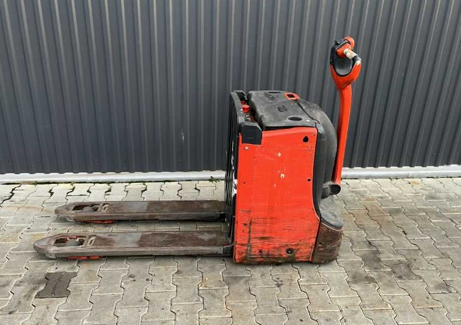 Linde T16L - Haarukkavaunu: kuva Linde T16L - Haarukkavaunu Linde T16L - Haarukkavaunu: kuva Linde T16L - Haarukkavaunu