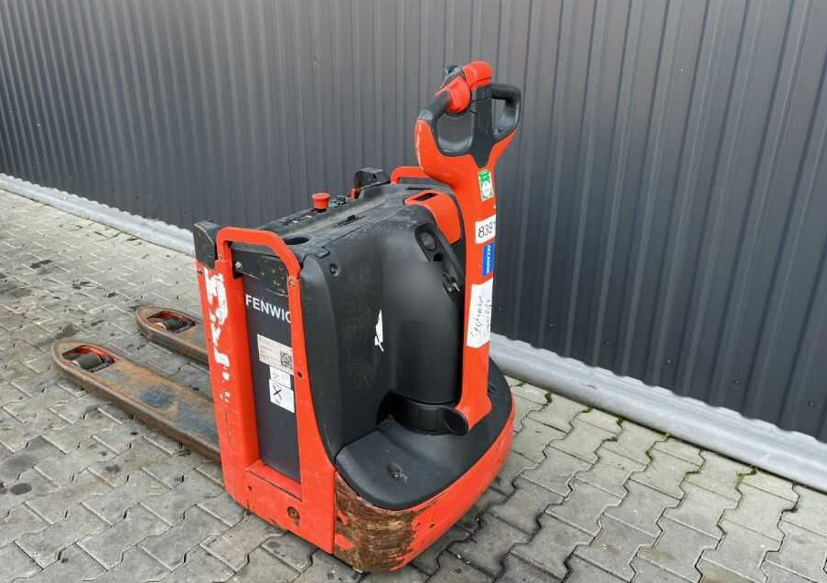 Linde T16L - Haarukkavaunu: kuva Linde T16L - Haarukkavaunu Linde T16L - Haarukkavaunu: kuva Linde T16L - Haarukkavaunu