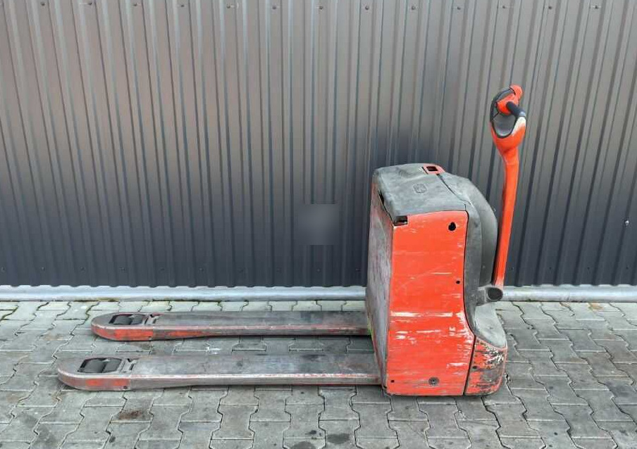 Linde T18 - Haarukkavaunu: kuva Linde T18 - Haarukkavaunu Linde T18 - Haarukkavaunu: kuva Linde T18 - Haarukkavaunu