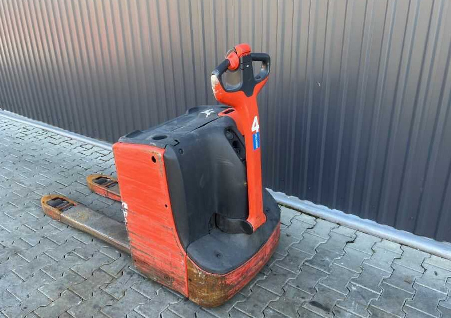 Linde T18 - Haarukkavaunu: kuva Linde T18 - Haarukkavaunu Linde T18 - Haarukkavaunu: kuva Linde T18 - Haarukkavaunu