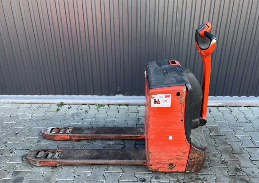 Linde T18 - Haarukkavaunu: kuva Linde T18 - Haarukkavaunu Linde T18 - Haarukkavaunu: kuva Linde T18 - Haarukkavaunu