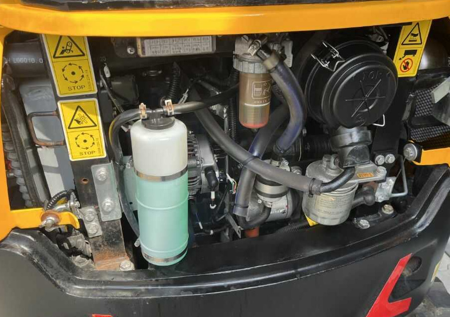 Lonking CDM6016 - Minikuormaaja: kuva Lonking CDM6016 - Minikuormaaja Lonking CDM6016 - Minikuormaaja: kuva Lonking CDM6016 - Minikuormaaja