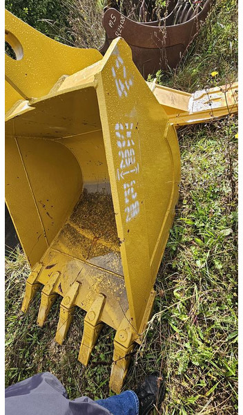 Komatsu PC200 - Kauha: kuva Komatsu PC200 - Kauha Komatsu PC200 - Kauha: kuva Komatsu PC200 - Kauha