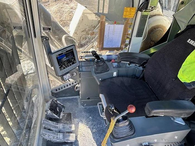 Liebherr R9100 - Telakaivukone: kuva Liebherr R9100 - Telakaivukone Liebherr R9100 - Telakaivukone: kuva Liebherr R9100 - Telakaivukone