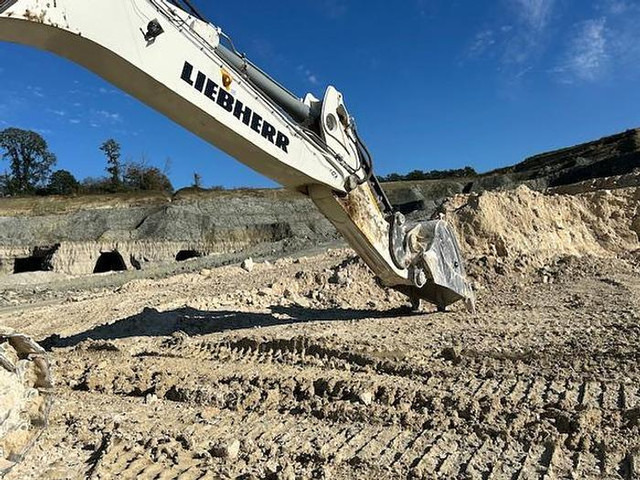 Liebherr R9100 - Telakaivukone: kuva Liebherr R9100 - Telakaivukone Liebherr R9100 - Telakaivukone: kuva Liebherr R9100 - Telakaivukone