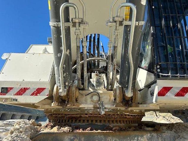 Liebherr R9100 - Telakaivukone: kuva Liebherr R9100 - Telakaivukone Liebherr R9100 - Telakaivukone: kuva Liebherr R9100 - Telakaivukone