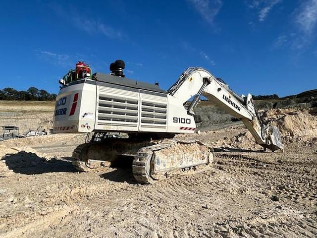 Liebherr R9100 - Telakaivukone: kuva Liebherr R9100 - Telakaivukone Liebherr R9100 - Telakaivukone: kuva Liebherr R9100 - Telakaivukone