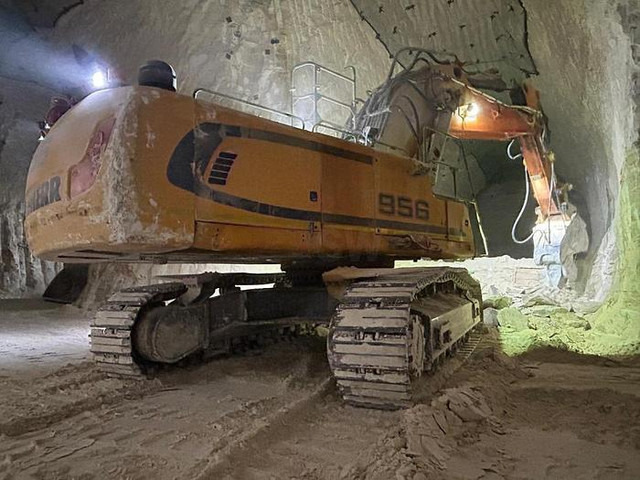 Liebherr R956HD - Telakaivukone: kuva Liebherr R956HD - Telakaivukone Liebherr R956HD - Telakaivukone: kuva Liebherr R956HD - Telakaivukone