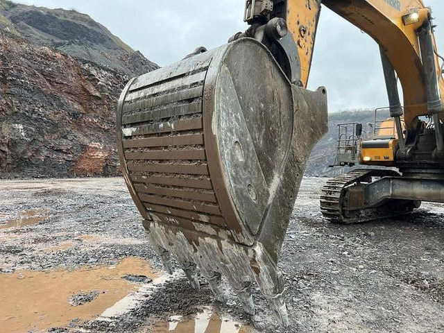 Liebherr R980SME HD - - Telakaivukone: kuva Liebherr R980SME HD - - Telakaivukone Liebherr R980SME HD - - Telakaivukone: kuva Liebherr R980SME HD - - Telakaivukone