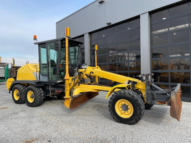 New Holland F 106.6 - Tiehöylä: kuva New Holland F 106.6 - Tiehöylä New Holland F 106.6 - Tiehöylä: kuva New Holland F 106.6 - Tiehöylä