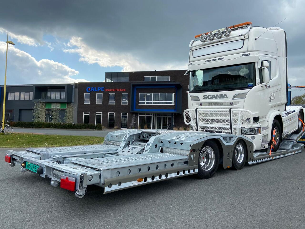 Vegafix (2 Axle Truck Carrier) - Kuljetin puoliperävaunu: kuva Vegafix (2 Axle Truck Carrier) - Kuljetin puoliperävaunu Vegafix (2 Axle Truck Carrier) - Kuljetin puoliperävaunu: kuva Vegafix (2 Axle Truck Carrier) - Kuljetin puoliperävaunu
