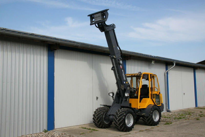 Eurotrac T 13 Teleskop Radlader Hoflader - Teleskooppikuormaaja: kuva Eurotrac T 13 Teleskop Radlader Hoflader - Teleskooppikuormaaja Eurotrac T 13 Teleskop Radlader Hoflader - Teleskooppikuormaaja: kuva Eurotrac T 13 Teleskop Radlader Hoflader - Teleskooppikuormaaja