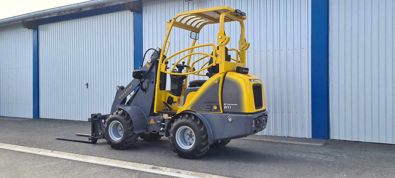 Eurotrac W11 Radlader Hoflader - Pienkuormaaja: kuva Eurotrac W11 Radlader Hoflader - Pienkuormaaja Eurotrac W11 Radlader Hoflader - Pienkuormaaja: kuva Eurotrac W11 Radlader Hoflader - Pienkuormaaja