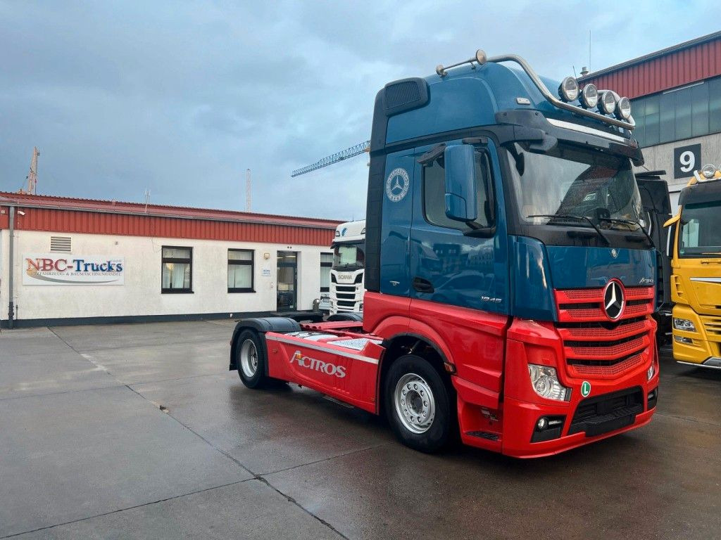Mercedes-Benz ACTROS 1845 GIGASPACE * AUTOTRANSPORTER * - Kuljetin kuorma-auto: kuva Mercedes-Benz ACTROS 1845 GIGASPACE * AUTOTRANSPORTER * - Kuljetin kuorma-auto Mercedes-Benz ACTROS 1845 GIGASPACE * AUTOTRANSPORTER * - Kuljetin kuorma-auto: kuva Mercedes-Benz ACTROS 1845 GIGASPACE * AUTOTRANSPORTER * - Kuljetin kuorma-auto