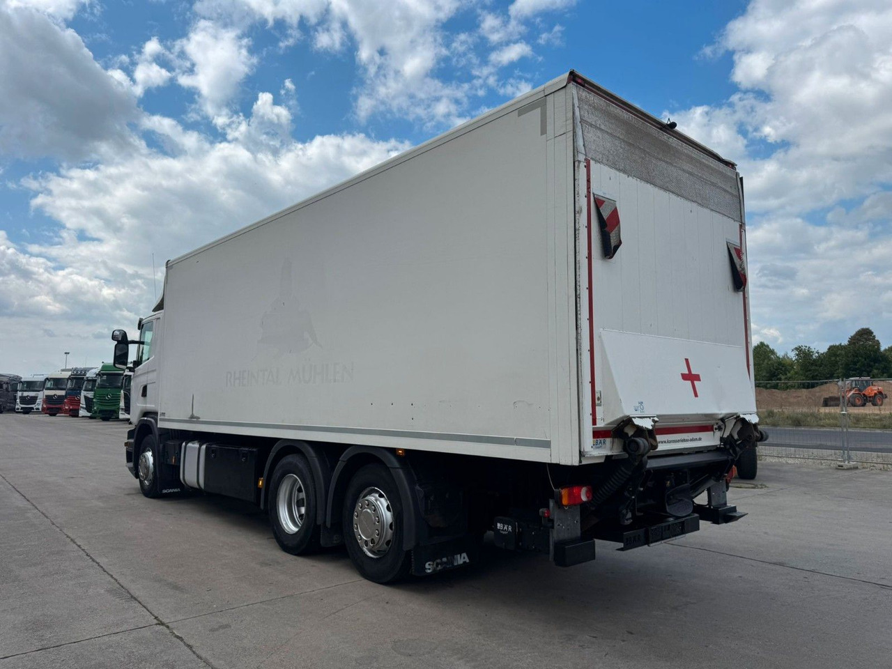 Scania P 380 * KOFFER * LBW 3 TON * LENK / LIFTACHSE * - Umpikori kuorma-auto: kuva Scania P 380 * KOFFER * LBW 3 TON * LENK / LIFTACHSE * - Umpikori kuorma-auto Scania P 380 * KOFFER * LBW 3 TON * LENK / LIFTACHSE * - Umpikori kuorma-auto: kuva Scania P 380 * KOFFER * LBW 3 TON * LENK / LIFTACHSE * - Umpikori kuorma-auto