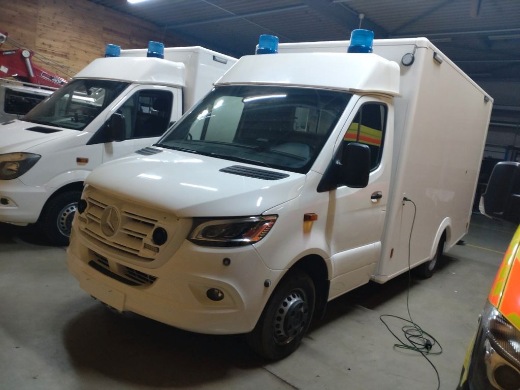 Mercedes-Benz RTW / Tierrettung / Tierarzt / OP - Ambulanssi: kuva Mercedes-Benz RTW / Tierrettung / Tierarzt / OP - Ambulanssi Mercedes-Benz RTW / Tierrettung / Tierarzt / OP - Ambulanssi: kuva Mercedes-Benz RTW / Tierrettung / Tierarzt / OP - Ambulanssi