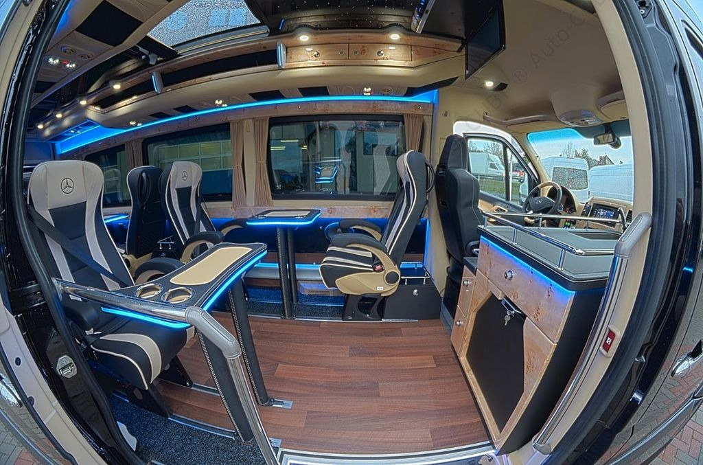 Mercedes-Benz Sprinter 319 VIP 8+1 - Minibussi, Pikkubussi: kuva Mercedes-Benz Sprinter 319 VIP 8+1 - Minibussi, Pikkubussi Mercedes-Benz Sprinter 319 VIP 8+1 - Minibussi, Pikkubussi: kuva Mercedes-Benz Sprinter 319 VIP 8+1 - Minibussi, Pikkubussi