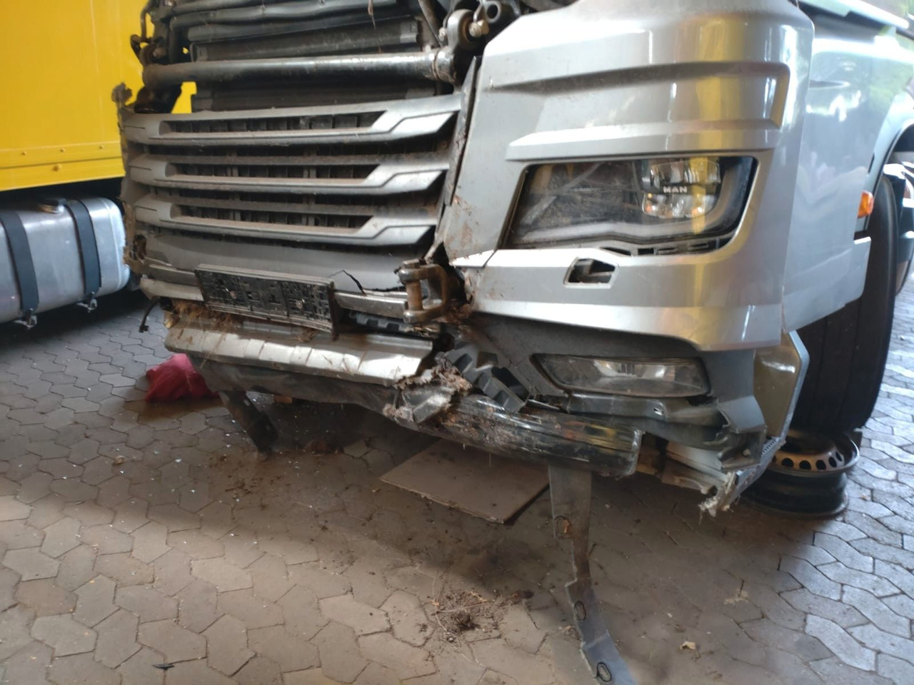 MAN TGX 18.510 - Vetopöytäauto: kuva MAN TGX 18.510 - Vetopöytäauto MAN TGX 18.510 - Vetopöytäauto: kuva MAN TGX 18.510 - Vetopöytäauto
