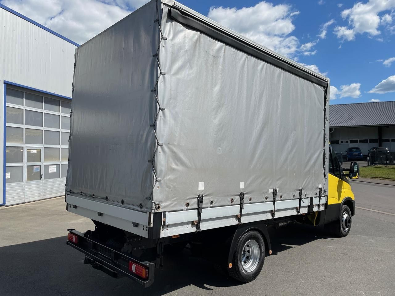 Iveco Daily 70C21HA8/P (72C) Euro6 Klima AHK Navi ZV - Pressukapelli tavara-auto: kuva Iveco Daily 70C21HA8/P (72C) Euro6 Klima AHK Navi ZV - Pressukapelli tavara-auto Iveco Daily 70C21HA8/P (72C) Euro6 Klima AHK Navi ZV - Pressukapelli tavara-auto: kuva Iveco Daily 70C21HA8/P (72C) Euro6 Klima AHK Navi ZV - Pressukapelli tavara-auto