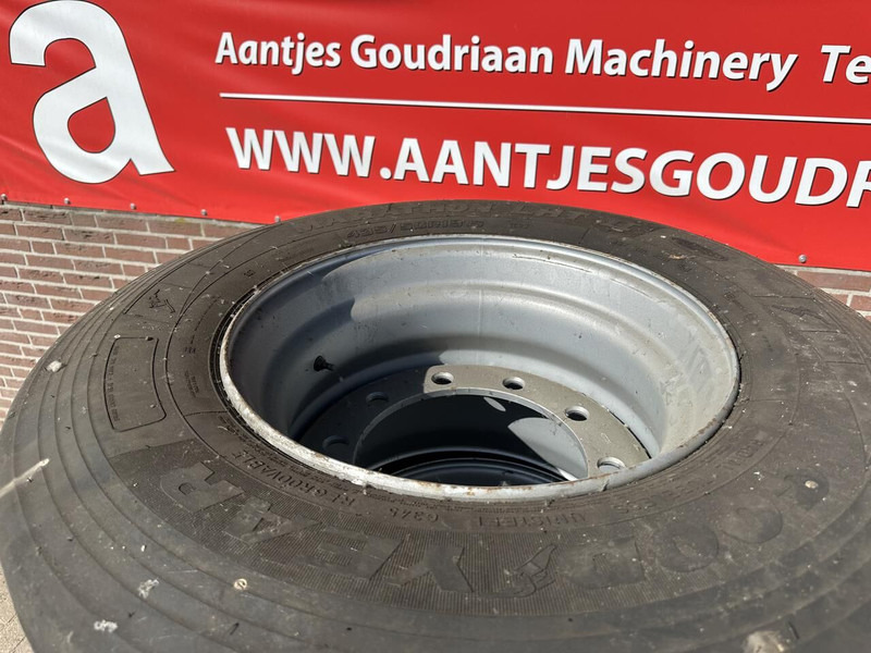 Onbekend - Rengas - Kuorma-auto: kuva Onbekend - Rengas - Kuorma-auto Onbekend - Rengas - Kuorma-auto: kuva Onbekend - Rengas - Kuorma-auto
