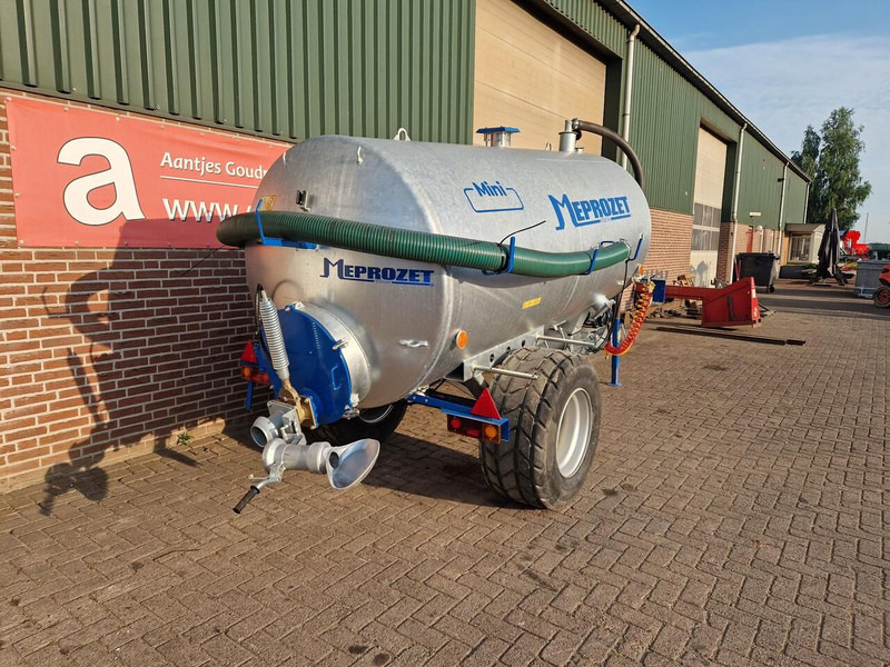 Onbekend Waterwagen - Kuivalannan levitin: kuva Onbekend Waterwagen - Kuivalannan levitin Onbekend Waterwagen - Kuivalannan levitin: kuva Onbekend Waterwagen - Kuivalannan levitin