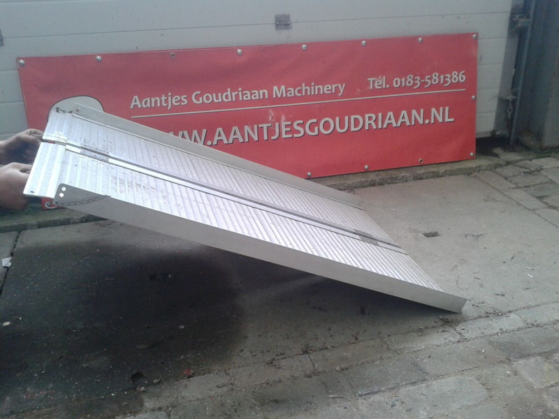 Opvouwbare rijplank - Lastausramppi: kuva Opvouwbare rijplank - Lastausramppi Opvouwbare rijplank - Lastausramppi: kuva Opvouwbare rijplank - Lastausramppi