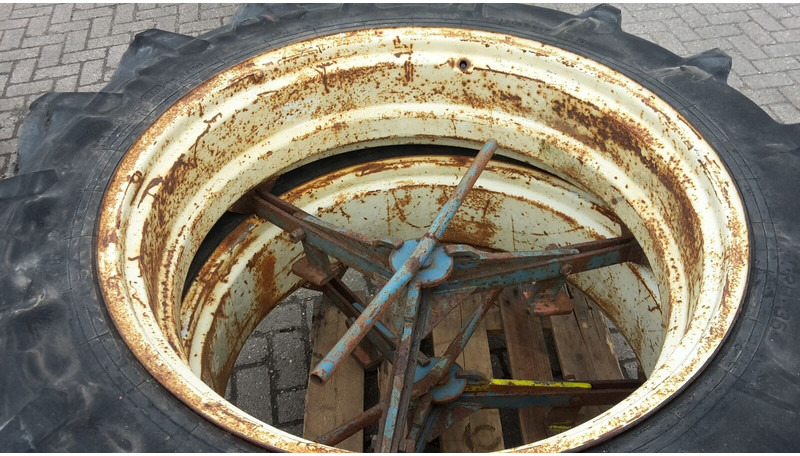 Pirelli - Renkaat ja vanteet: kuva Pirelli - Renkaat ja vanteet Pirelli - Renkaat ja vanteet: kuva Pirelli - Renkaat ja vanteet