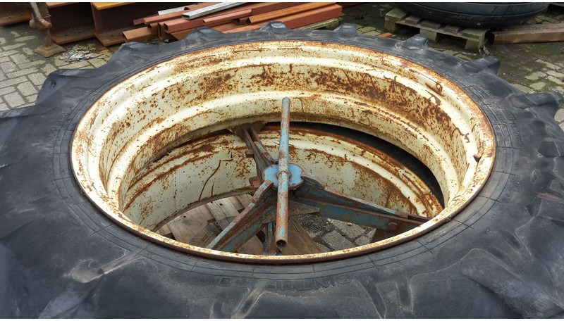 Pirelli - Renkaat ja vanteet: kuva Pirelli - Renkaat ja vanteet Pirelli - Renkaat ja vanteet: kuva Pirelli - Renkaat ja vanteet