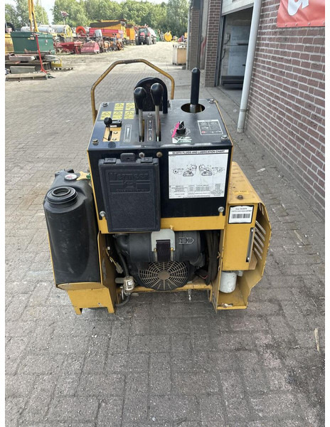 Stobbenfrees SC30TX - Gebruikt - Kantojyrsin: kuva Stobbenfrees SC30TX - Gebruikt - Kantojyrsin Stobbenfrees SC30TX - Gebruikt - Kantojyrsin: kuva Stobbenfrees SC30TX - Gebruikt - Kantojyrsin