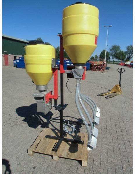 Zaaimachine/strooier - Lannoitteenlevitin: kuva Zaaimachine/strooier - Lannoitteenlevitin Zaaimachine/strooier - Lannoitteenlevitin: kuva Zaaimachine/strooier - Lannoitteenlevitin