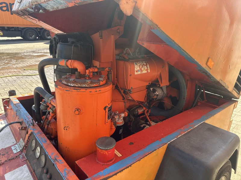 Lucht compressor Mannesmann Demag - Gebruikt - Ilmakompressori: kuva lucht compressor Mannesmann Demag - Gebruikt - Ilmakompressori Lucht compressor Mannesmann Demag - Gebruikt - Ilmakompressori: kuva lucht compressor Mannesmann Demag - Gebruikt - Ilmakompressori