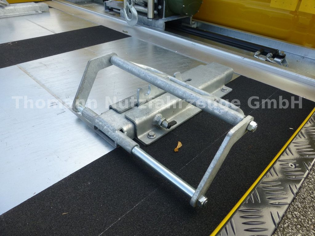 Uusi Hinausauto, Tavara-auto Iveco DAILY 70C18 DoKa Schiebeplateau Luftfed Navi: kuva Uusi Hinausauto, Tavara-auto Iveco DAILY 70C18 DoKa Schiebeplateau Luftfed Navi