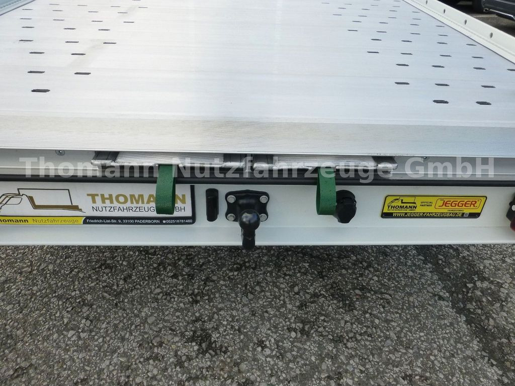 Uusi Hinausauto, Tavara-auto Iveco Daily 35S18 Autotransporter Klimaaut. Premium: kuva Uusi Hinausauto, Tavara-auto Iveco Daily 35S18 Autotransporter Klimaaut. Premium