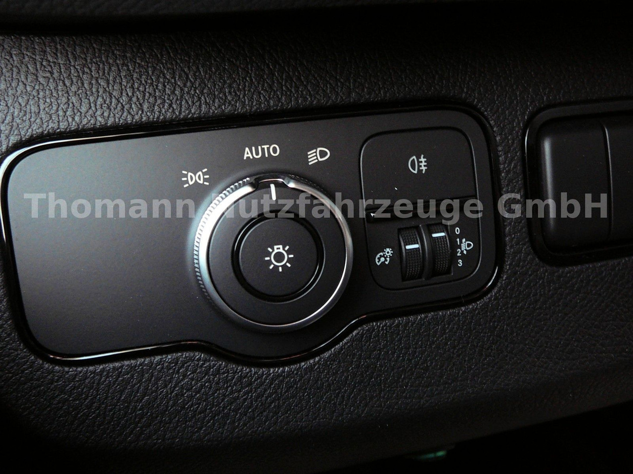 Kylmäauto Mercedes-Benz Sprinter 317 CDI Kühlkoffer Xarios 300 LBW: kuva Kylmäauto Mercedes-Benz Sprinter 317 CDI Kühlkoffer Xarios 300 LBW Kylmäauto Mercedes-Benz Sprinter 317 CDI Kühlkoffer Xarios 300 LBW: kuva Kylmäauto Mercedes-Benz Sprinter 317 CDI Kühlkoffer Xarios 300 LBW