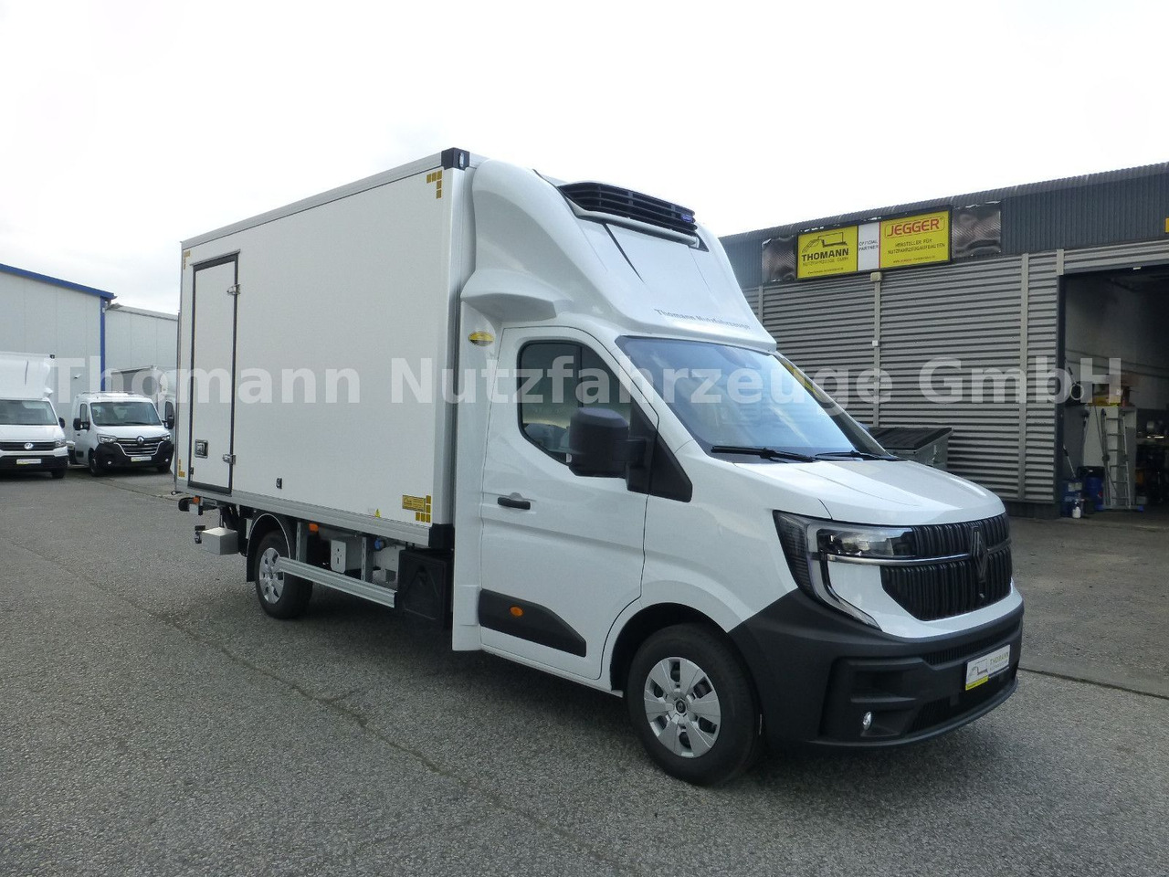 Renault NEW Master 2025 Kühlkoffer LBW Xarios 300 Premiu - Kylmäauto: kuva Renault NEW Master 2025 Kühlkoffer LBW Xarios 300 Premiu - Kylmäauto Renault NEW Master 2025 Kühlkoffer LBW Xarios 300 Premiu - Kylmäauto: kuva Renault NEW Master 2025 Kühlkoffer LBW Xarios 300 Premiu - Kylmäauto