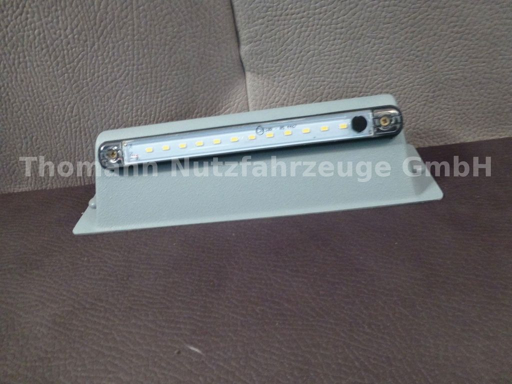 Uusi Pressukapelli tavara-auto Renault Pritsche Plane mit Schlafkabine hinten: kuva Uusi Pressukapelli tavara-auto Renault Pritsche Plane mit Schlafkabine hinten