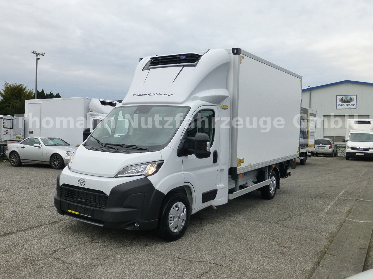 Toyota PROACE MAX Kühlkoffer LBW Xarios 300GH Aut. Navi - Kylmäauto: kuva Toyota PROACE MAX Kühlkoffer LBW Xarios 300GH Aut. Navi - Kylmäauto Toyota PROACE MAX Kühlkoffer LBW Xarios 300GH Aut. Navi - Kylmäauto: kuva Toyota PROACE MAX Kühlkoffer LBW Xarios 300GH Aut. Navi - Kylmäauto