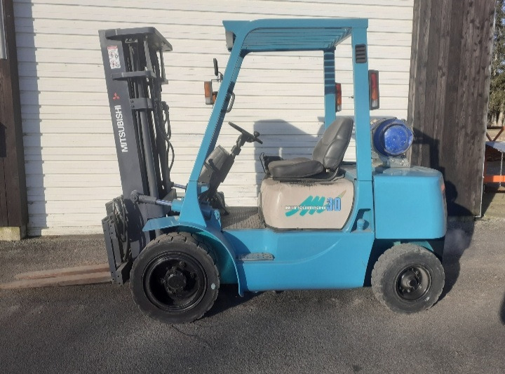 Mitsubishi - Kaasutrukki: kuva Mitsubishi - Kaasutrukki Mitsubishi - Kaasutrukki: kuva Mitsubishi - Kaasutrukki