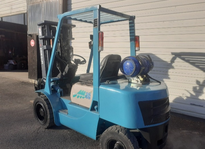 Mitsubishi - Kaasutrukki: kuva Mitsubishi - Kaasutrukki Mitsubishi - Kaasutrukki: kuva Mitsubishi - Kaasutrukki