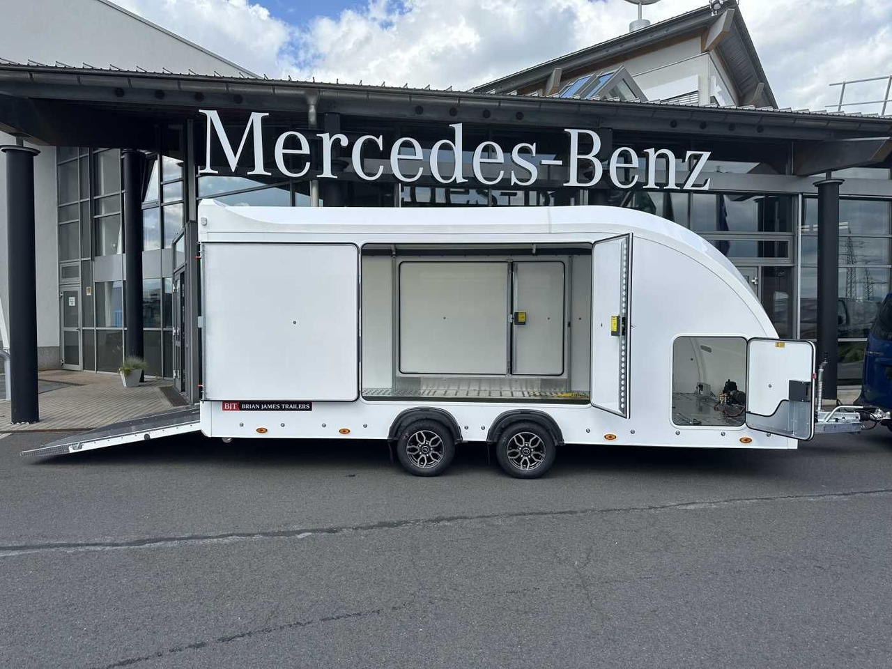 Brian James Race Sport Länge: 5,03 m / 3.000 kg - Kuljetin perävaunu: kuva Brian James Race Sport Länge: 5,03 m / 3.000 kg - Kuljetin perävaunu Brian James Race Sport Länge: 5,03 m / 3.000 kg - Kuljetin perävaunu: kuva Brian James Race Sport Länge: 5,03 m / 3.000 kg - Kuljetin perävaunu