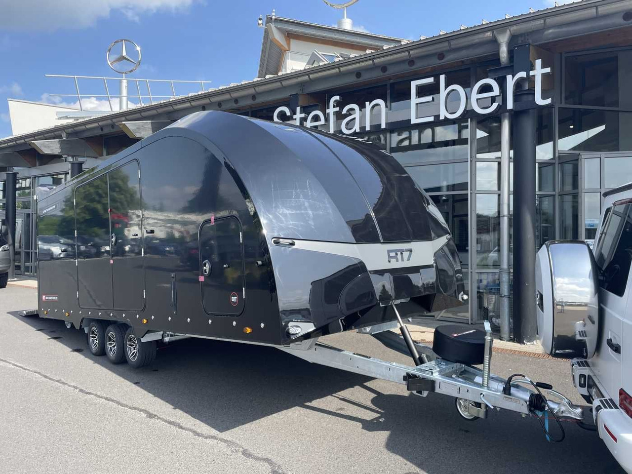 Brian James Race Transporter 7 / 6,16 m 3.500 kg - Kuljetin perävaunu: kuva Brian James Race Transporter 7 / 6,16 m 3.500 kg - Kuljetin perävaunu Brian James Race Transporter 7 / 6,16 m 3.500 kg - Kuljetin perävaunu: kuva Brian James Race Transporter 7 / 6,16 m 3.500 kg - Kuljetin perävaunu