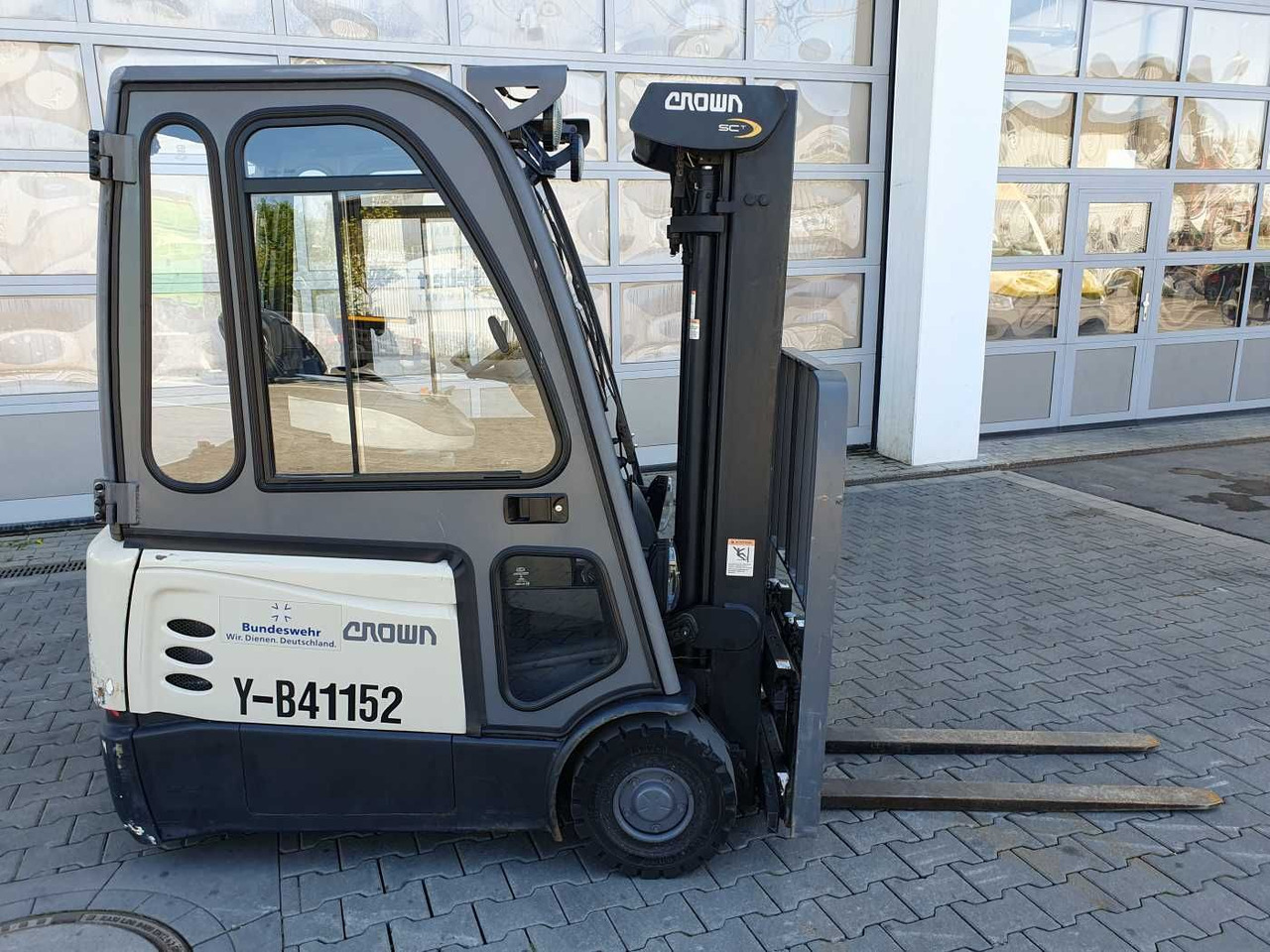 Crown SCT6020-1.3 /Triplex: 4.30m /Batterie 2020 - Sähkötrukki: kuva Crown SCT6020-1.3 /Triplex: 4.30m /Batterie 2020 - Sähkötrukki Crown SCT6020-1.3 /Triplex: 4.30m /Batterie 2020 - Sähkötrukki: kuva Crown SCT6020-1.3 /Triplex: 4.30m /Batterie 2020 - Sähkötrukki