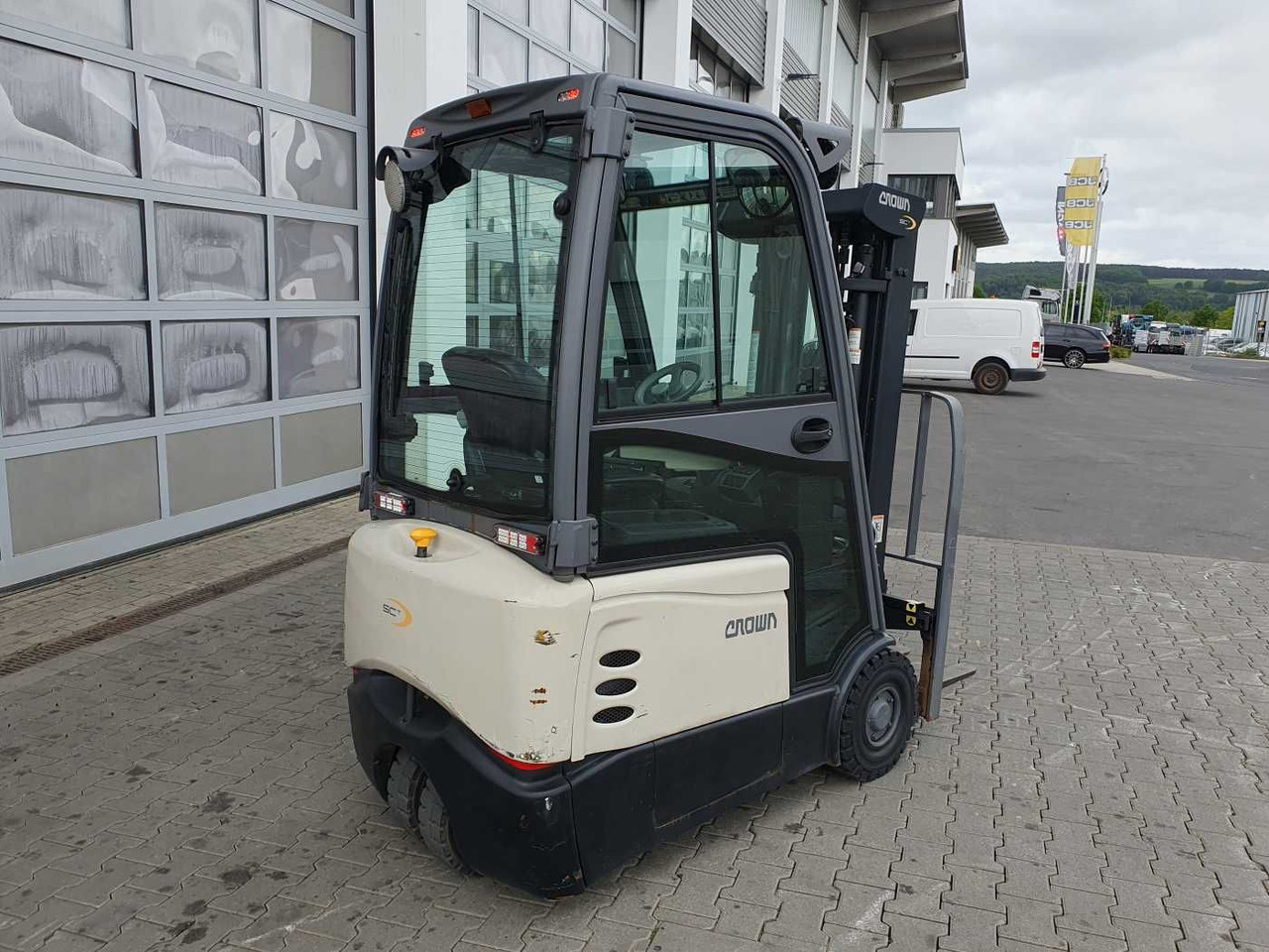 Crown SCT6020-1.3 /Triplex: 4.30m / SS / 1.185h! - Sähkötrukki: kuva Crown SCT6020-1.3 /Triplex: 4.30m / SS / 1.185h! - Sähkötrukki Crown SCT6020-1.3 /Triplex: 4.30m / SS / 1.185h! - Sähkötrukki: kuva Crown SCT6020-1.3 /Triplex: 4.30m / SS / 1.185h! - Sähkötrukki