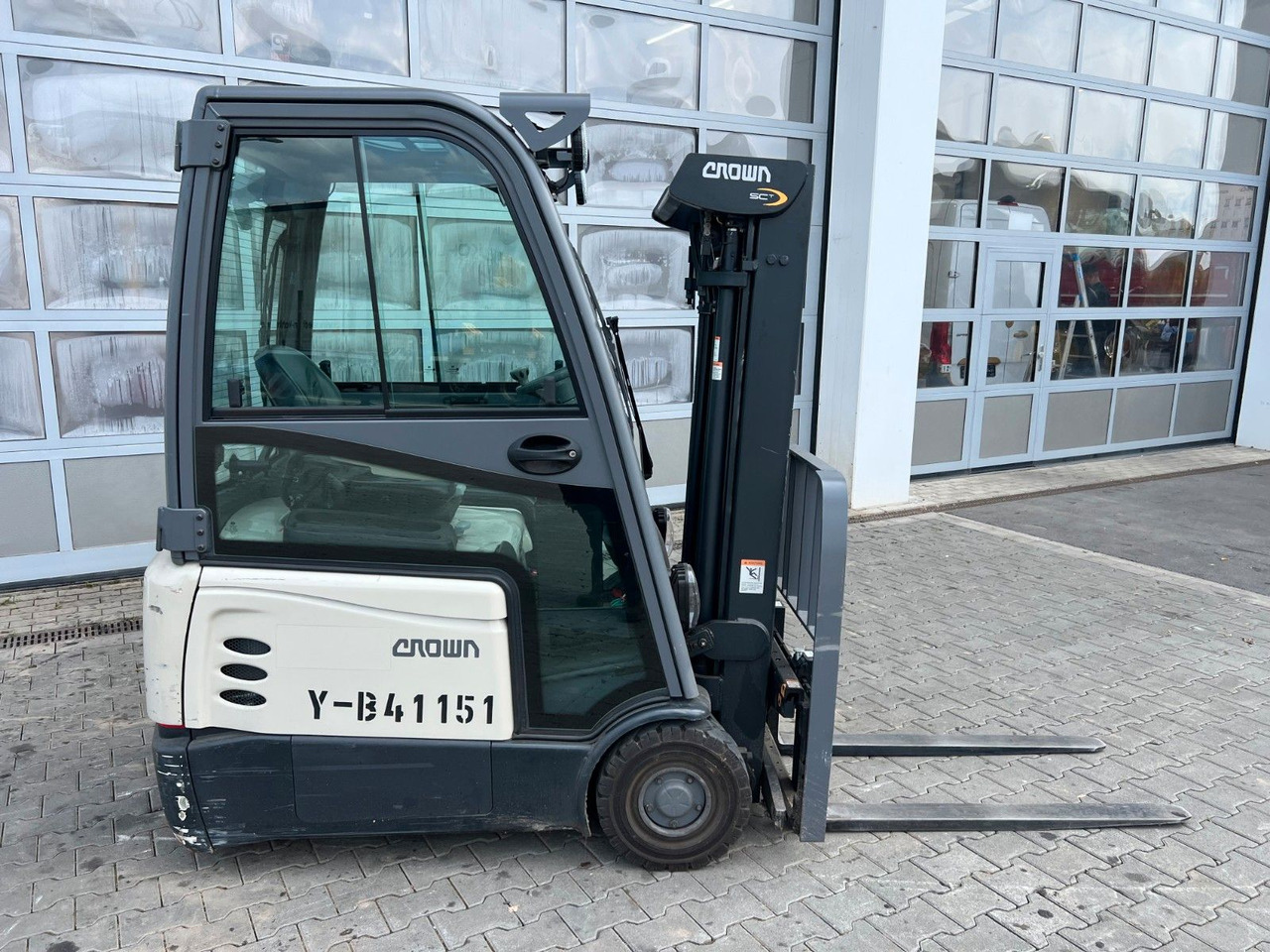Crown SCT6020-1.3 / Triplex 4,3m / 1.227h / 2017 - Sähkötrukki: kuva Crown SCT6020-1.3 / Triplex 4,3m / 1.227h / 2017 - Sähkötrukki Crown SCT6020-1.3 / Triplex 4,3m / 1.227h / 2017 - Sähkötrukki: kuva Crown SCT6020-1.3 / Triplex 4,3m / 1.227h / 2017 - Sähkötrukki