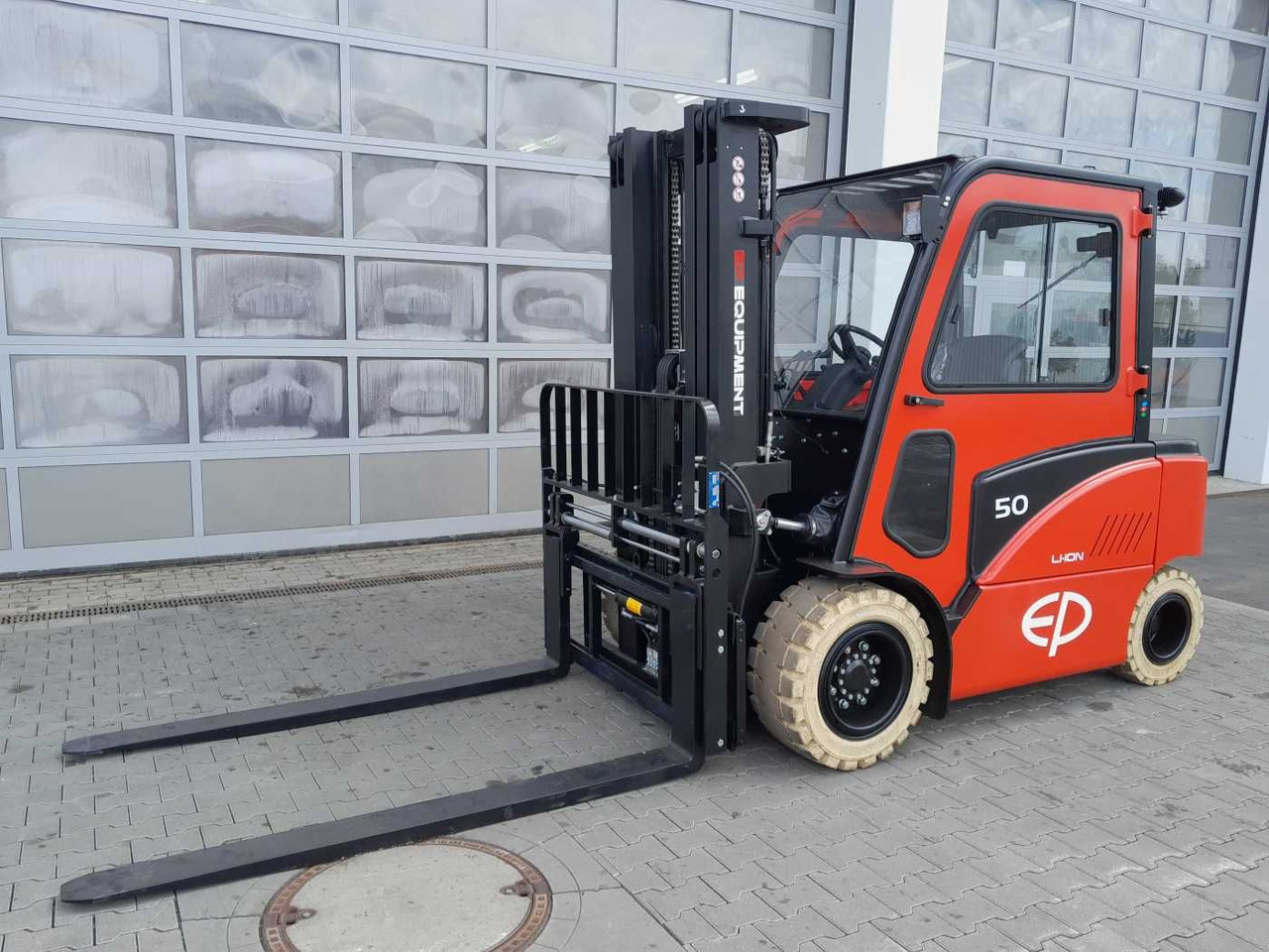 EP Equipment CPD50F8 / 5T / Triplex: 5,00m / ZVG - Sähkötrukki: kuva  EP Equipment CPD50F8 / 5T / Triplex: 5,00m / ZVG - Sähkötrukki EP Equipment CPD50F8 / 5T / Triplex: 5,00m / ZVG - Sähkötrukki: kuva  EP Equipment CPD50F8 / 5T / Triplex: 5,00m / ZVG - Sähkötrukki